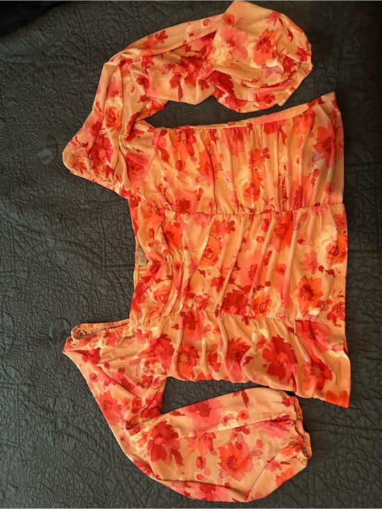 Thompson Tops - Peach Floral crop Top with Pink Coral Blooms